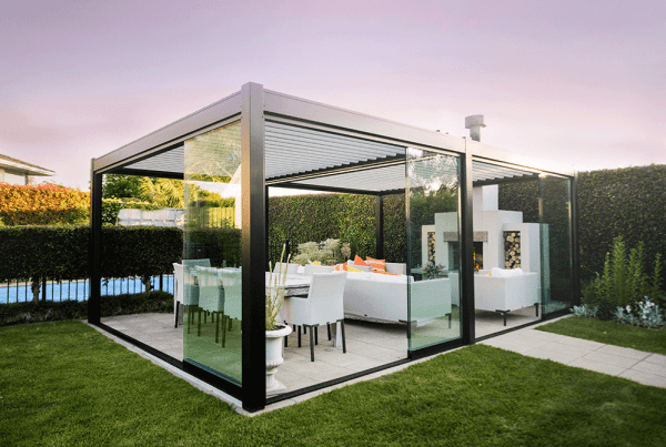 ResizedImage600403-Glaslide-glass-sliding-doors-for-an-ideal-outdoor-room-with-Bask-louvre-roof